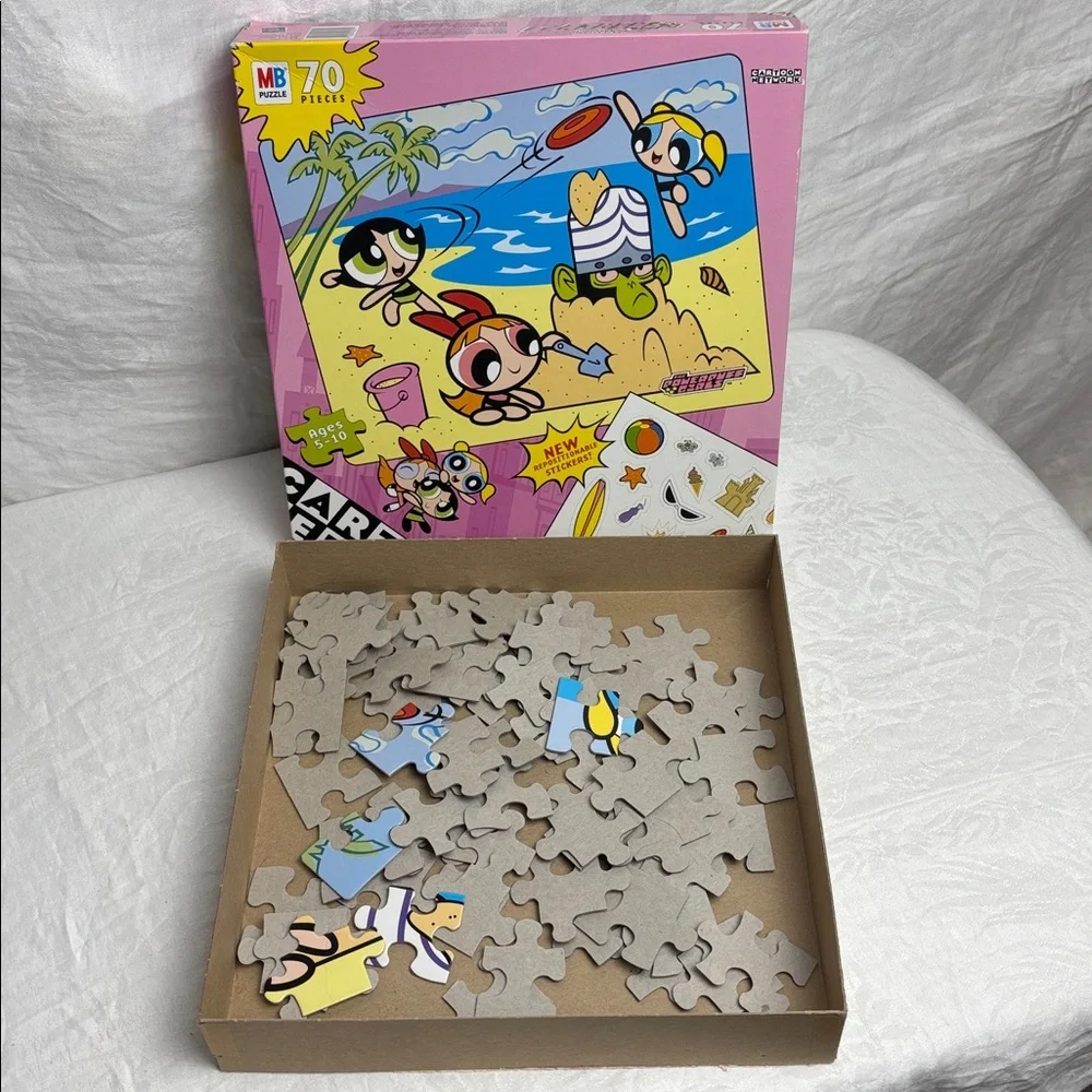 Vintage 2000 Power Puff Girls Jigsaw Puzzle and Star Tin Box Purse